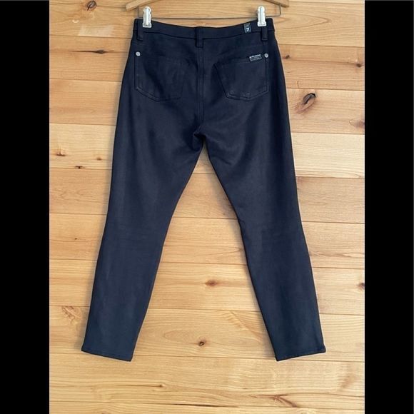 7 For All Mankind ankle cropped black legging with shine - Picture 4 of 10